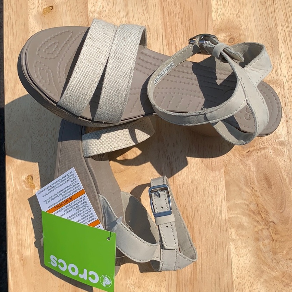 CROCS Leigh Wedge Sandal